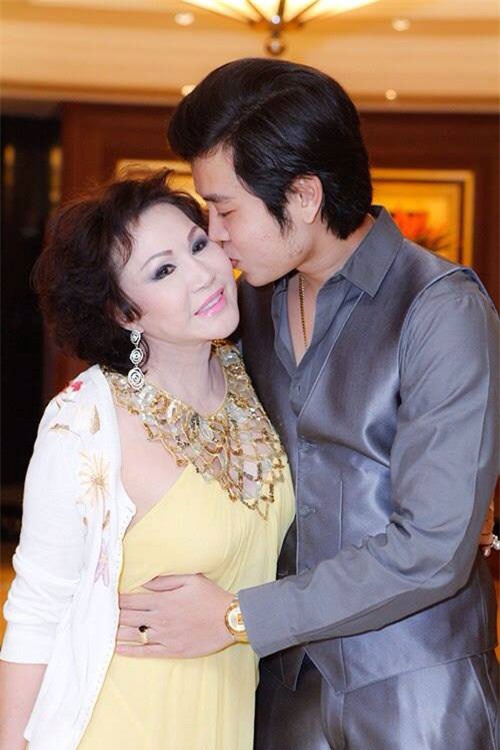 Sau 4 năm yêu nhau, cặp đôi hiện vẫn đang hạnh phúc và mãi mãi là người tình của nhau