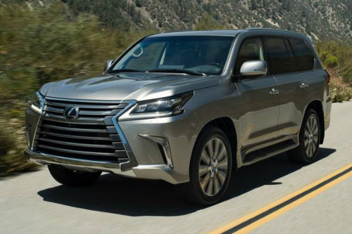 Top 10 SUV 2017 đắt tiền nhất cho nhà giàu hình ảnh 3 Lexus LX là chiếc xe SUV sang chảnh với kích cỡ đầy đủ do Lexus bán ra. Chiếc LX570 thế hệ thứ ba mới nhất này có nhiều tính năng hấp dẫn. Bộ la-zăng 20-inch tiêu chuẩn, hệ thống treo thủy lực-điện tử có khả năng co kép 51 – 76 mm. Chiếc SUV thể hiện rõ nét thiết kế khôn ngoan. Động cơ xe V8, dung tích 5.7 lít, cho công suất mạnh mẽ 383 mã lực. Ngoài ra còn có nhiều tính năng an toàn như túi khí, kiểm soát bánh xe khiến cho LX570 không thể rẻ hơn các SUV đắt đỏ trên thị trường vào năm 2017.