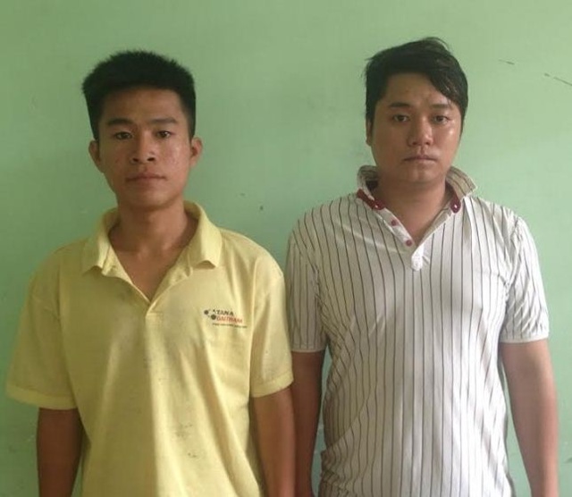 Nhân và Lộc tại cơ quan công an.