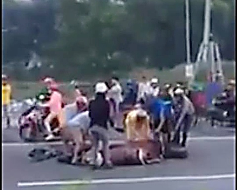 Chủ trâu yêu cầu không xử lý những người &quot;hôi thịt&quot; giữa đường
