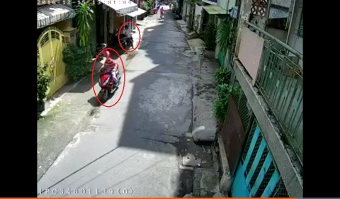 Rồi thực hiện vụ cướp trong nháy mắt.