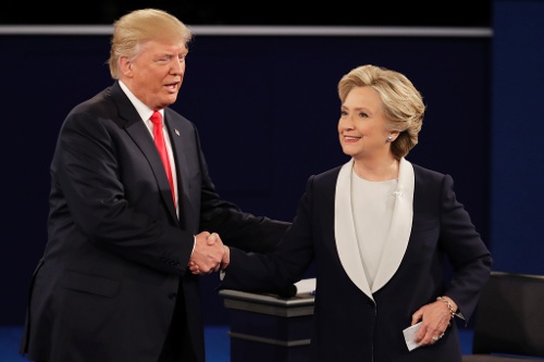 Cử tri ủng hộ Trump vì tin theo &quot;tin vịt&quot;