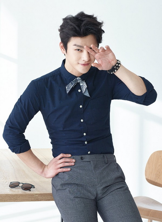 Ca sĩ kiêm diễn viên Seo In Guk đứng ở vị trí thứ 7. Anh đã phát hành ca khúc tự sáng tác được nhiều người yêu thích “Seasons of the Heart” trong tháng 3 và bận rộn trên phim trường với các phim như “Squad 38” và “Shopping King Louie”.