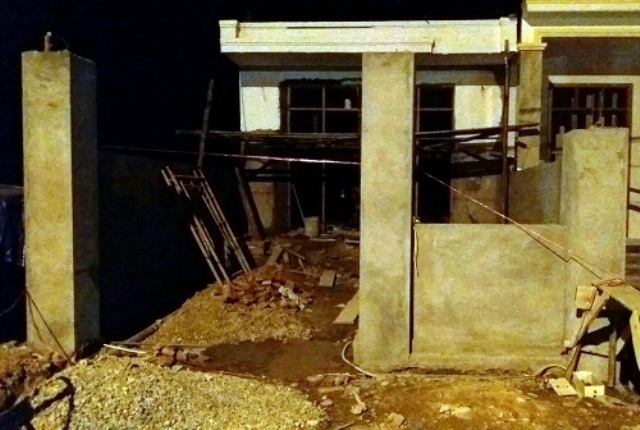 Thi công sai thiết kế, thợ xây bị chủ nhà đâm tử vong