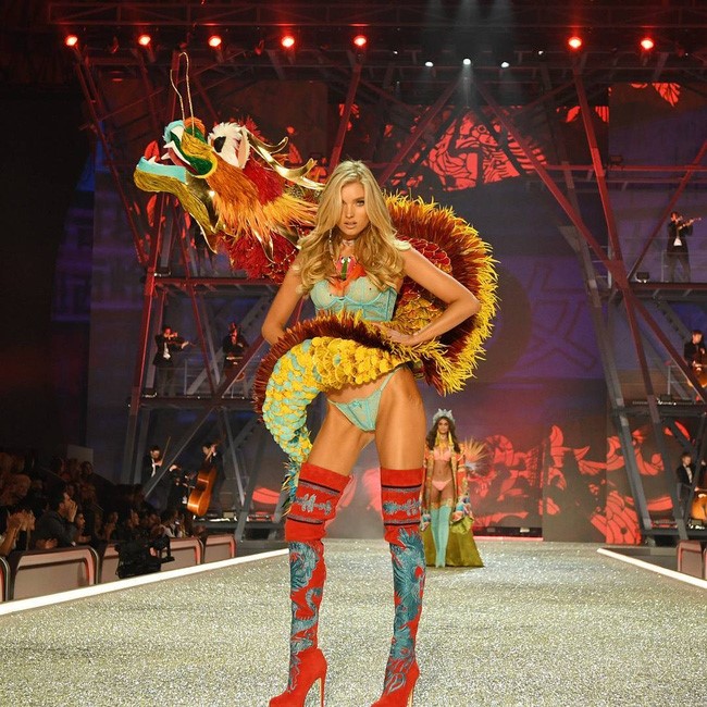 Top thu nhap chenh lech cua 13 thien than Victoria's Secret hinh anh 12