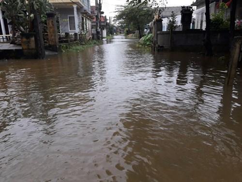 Đường làng tại Quảng Điền biến thành sông