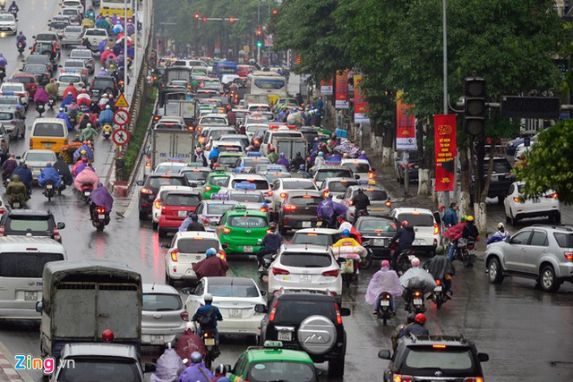 Đường Trần Duy Hưng (quận Cầu Giấy) lúc 9h30.