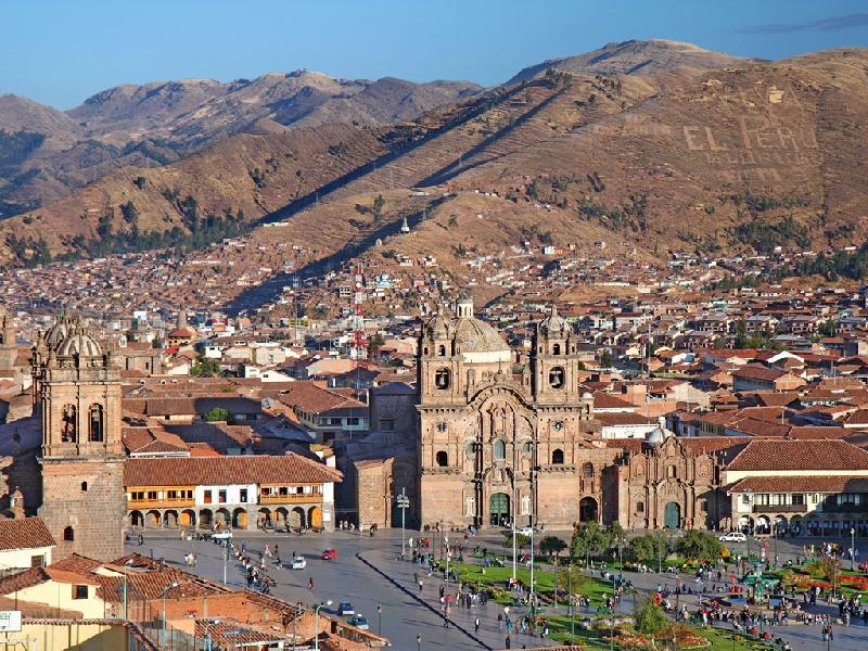 Việt Nam là điểm du lịch giá rẻ của năm 2017 hình ảnh 10 Nằm ở đông nam Peru, gần thung lũng Urubamba của dãy núi Andes, Cusco là thành phố với nhiều cảnh quan tuyệt đẹp và đầy màu sắc văn hóa. Giá phòng ở đây dao động từ 20-100 USD một đêm. Ảnh: Travelwednesday.