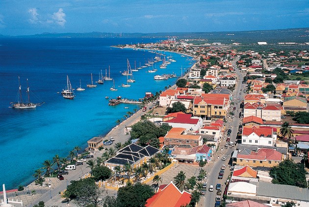 Việt Nam là điểm du lịch giá rẻ của năm 2017 hình ảnh 17 Bonaire và Curaçao được biết đến với môn lặn biển, các môn thể thao dưới nước, đi bộ đường dài và những bãi biển hoang sơ. Trên cả hai đảo, có nhiều phòng nghỉ sang trọng với giá cả phải chăng. Ảnh: Sbvisai.