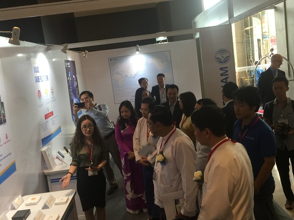 Dịch vụ MyTV của VNPT cũng khiến nhiều quan khách hào hứng bởi sự đa dạng về các nội dung cung cấp và tính năng hỗ trợ nhiều thiết bị đầu cuối khác nhau. Với hơn 1 triệu thuê bao, sau 7 năm hình thành và phát triển, VNPT vẫn giữ vững vị trí là nhà cung cấp dịch vụ truyền hình IPTV lớn nhất tại Việt Nam.  