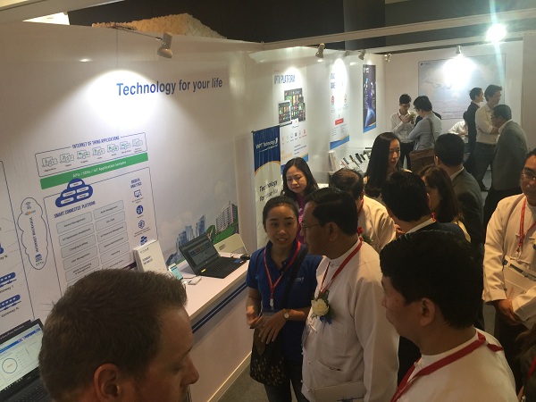 Nền tảng IoT do VNPT xây dựng và phát triển. Không chỉ là một nền tảng mở hỗ trợ nhiều ứng dụng từ các bên thứ 3, SCP cũng đã có sẵn một số ứng dụng trong các lĩnh vực như quản lý trong giao thông vận tải, nông nghiệp, môi trường, ngôi nhà thông minh, theo dõi và chăm sóc sức khỏe trong y tế, vận hành và giám sát trong nhà máy…, sẵn sàng đi vào ứng dụng trong thực tế ngay. 