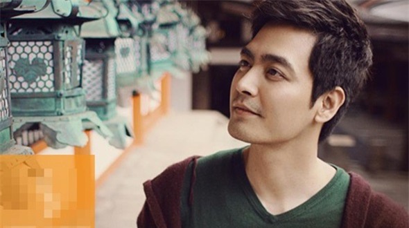 17 ngôi sao tuổi Dậu nổi tiếng nhất showbiz Việt hình ảnh 16 MC Phan Anh cùng sinh năm 1981, là gương mặt thu hút nhiều chú ý nhất của cộng đồng mạng trong năm 2015 sau khi kêu gọi quyên góp được hơn 24 tỷ đồn gủng hộ đồng bào miền Trung bị lũ lụt.
