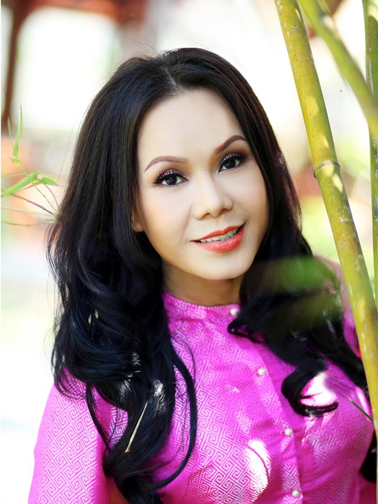 Việt Hương 