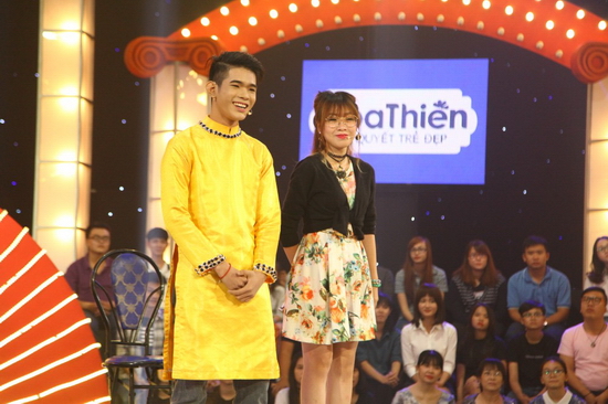 Dù thi rớt, thí sinh vẫn thả ngàn tim đến hai giám khảo  Thí sinh Thanh Nhàn hiện là sinh viên năm cuối của một trường du lịch. Thí sinh thể hiện điệu bộ trách móc người yêu tại sao lại đối xử bất công với mình. Nhận được tin người yêu đã có người mới, những tưởng thí sinh sẽ buồn nhưng bất ngờ thay, anh chàng xoay chuyển thái độ đến chóng mặt khi từ hình tượng của một người đàn ông chuẩn men sang điệu bộ ẻo lả. Không những vậy, anh còn quay xuống bàn giám khảo để tỏ tình với Trấn Thành.