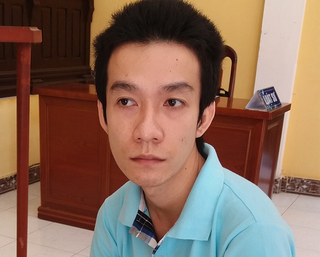 Bị truy sát, chủ nhà tháo chạy thoát chết trong đêm