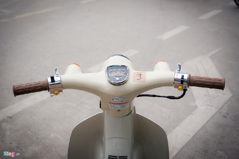 Honda Little Cub Fi 2017 giá ngang SH150i tại Hà Nội hình ảnh 4 Hiện tại, mẫu xe này chỉ được phân phối ở thị trường nội địa. Những chiếc Little Cub 14 đời 2017 đầu tiên có mặt tại Việt Nam được một doanh nghiệp tư nhân nhập khẩu về Việt Nam thế nên giá thành đã bị đội lên khá cao.