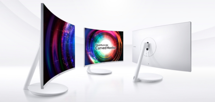 CES năm nay “ông hoàng” Samsung cũng không phô diễn siêu phẩm smartphone mới mà chỉ mang tới loạt máy tính bảng Galaxy Tab Pro S chạy hệ điều hành Windows, đồng hồ Smartwatch Gear S2 với thiết kế mới, TV và các đồ gia dụng mới.