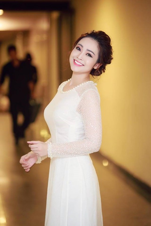 Hình ảnh không lên sóng của MC có nụ cười đẹp nhất VTV MC Thùy Linh giành giải đặc biệt trong cuộc thi