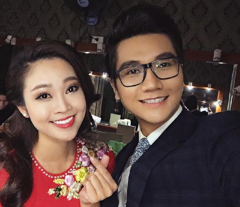 Hình ảnh không lên sóng của MC có nụ cười đẹp nhất VTV Với MC Công Tố