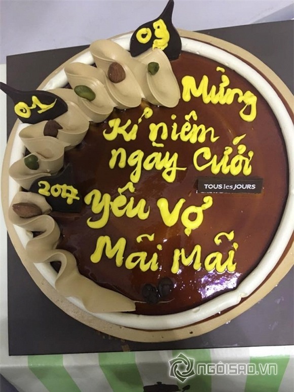 Hồng Vân 1 Diễn viên Lê Tuấn Anh cũng nói lời yêu vợ trên chiếc bánh kem