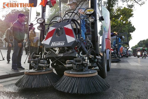 Được ví như cánh tay khổng lồ khi hiệu quả làm việc của những chiếc xe này trong 1 giờ bằng công sức làm việc của 10 người làm việc trong 1 ngày.