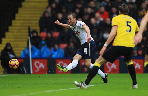 Thắng đậm 4-1, Tottenham &quot;đá bay&quot; Arsenal khỏi top 4