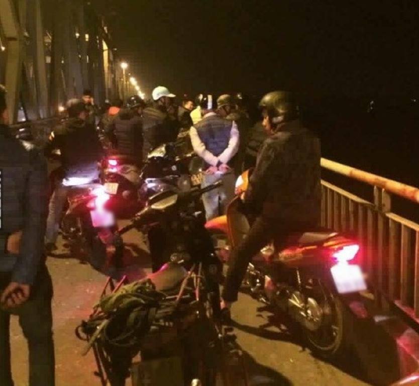 Nam thanh niên tử vong sau khi rơi từ cầu Chương Dương xuống đất