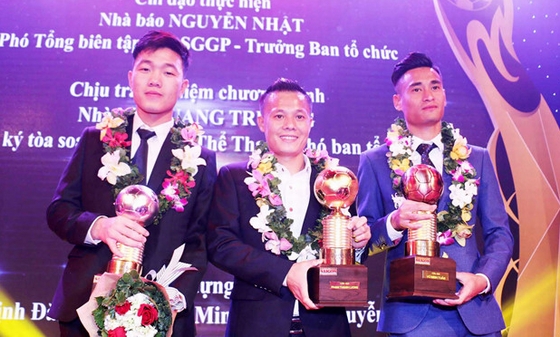 Thành Lương xuất sắc đoạt danh hiệu &quot;Quả bóng Vàng 2016&quot;