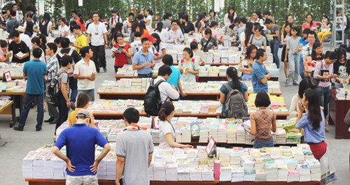 Hà Nội tổ chức Phố Sách Xuân Đinh Dậu 2017