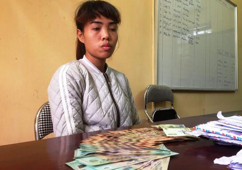 Giả làm khách, 'nữ quái' lẻn vào phòng tân hôn trộm tiền mừng cưới
