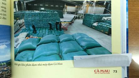 Ảnh chụp ở xưởng gạo, lại chú thích chụp ở nhà máy Đạm Cà Mau