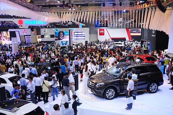 Người Việt sắm hơn 300.000 ô tô trong năm 2016