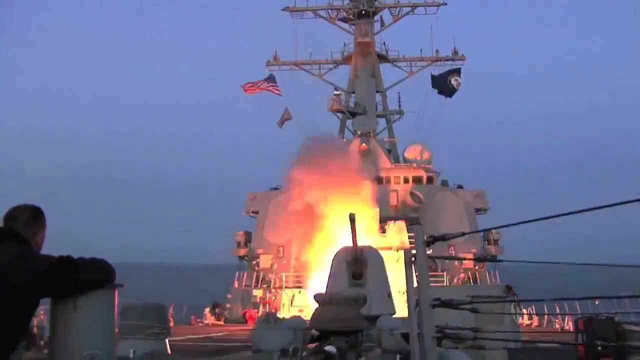 Tên lửa Tomahawk được cho là có thể nhắm mục tiêu chính xác đến mức nó có thể xuyên qua một cửa sổ cụ thể trong một tòa nhà. Tuy nhiên, theo chuyên gia White, đặc điểm đó có thể đã bị nói quá lên. “Độ chính xác của tên lửa Tomahawk là khoảng 5 mét. Nó sẽ không đánh trúng mục tiêu là một chiếc cửa sổ hay xe tăng cụ thể mà là cả một tòa nhà cụ thể”, ông White đã nói như vậy với hãng tin NBC News.