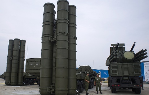 Hệ thống tên lửa phòng không S-400