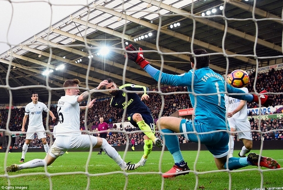 Giroud ghi bàn mở tỉ số cho Arsenal