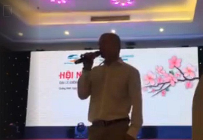 Đại lý tố bị nhà mạng Viettel &quot;bán đứng&quot;