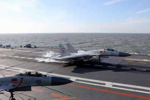 Đài Loan phái F-16 đi theo dõi tàu sân bay Liêu Ninh của Trung Quốc