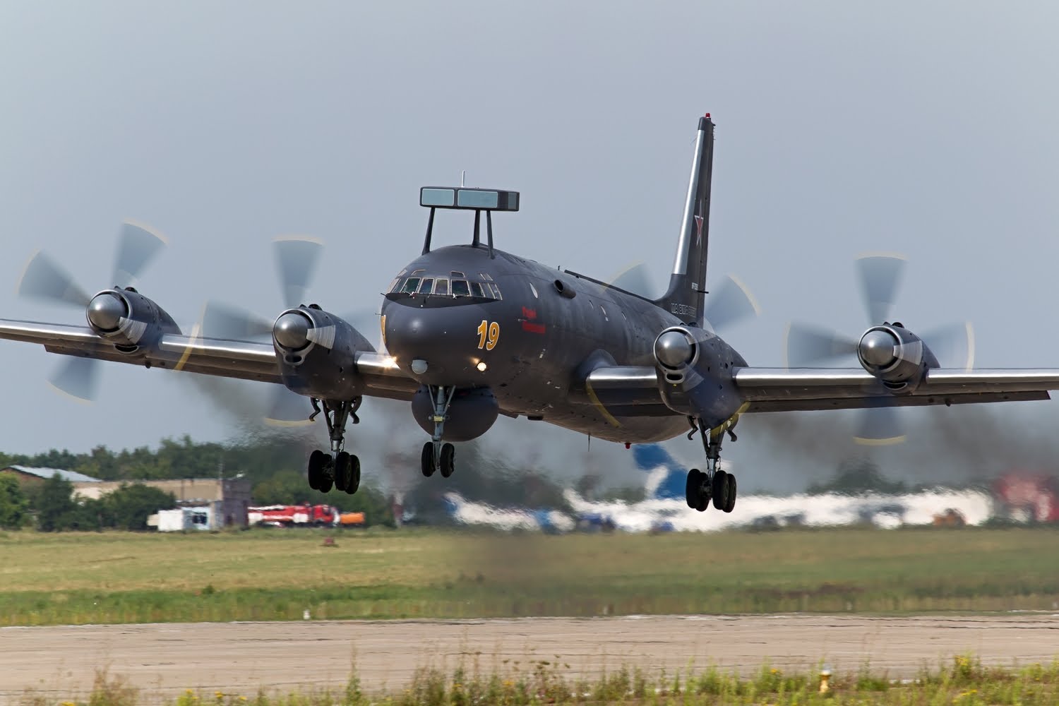 Máy bay săn ngầm IL-38N