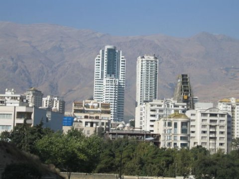 Lực lượng Phòng không Iran bắn máy bay giữa thủ đô