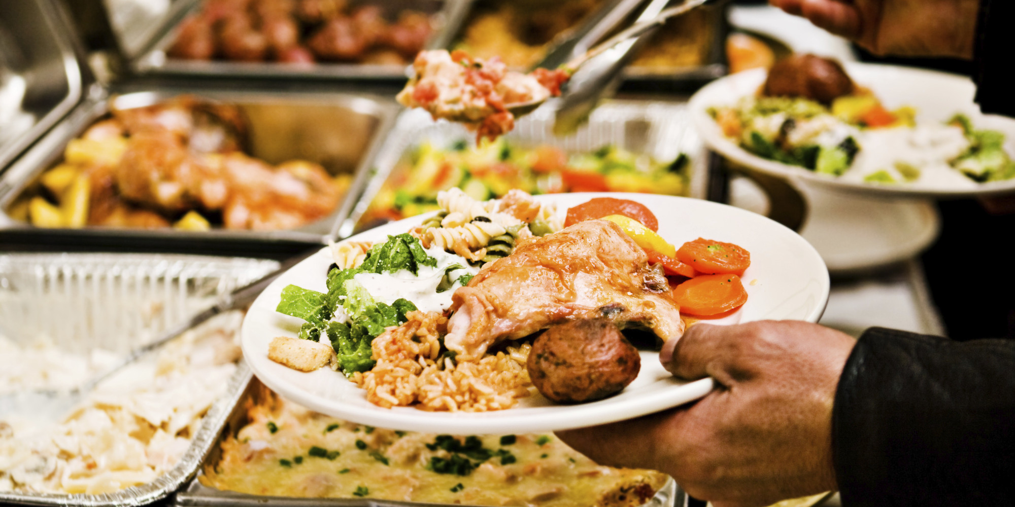 Khaisilk chia sẻ nguyên tắc ăn tiệc buffet 'văn minh' và sành điệu