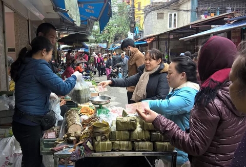 Bánh chưng, giò là măt hàng được lựa chọn trong các dịp cúng lễ, hôm nay rất đắt hàng