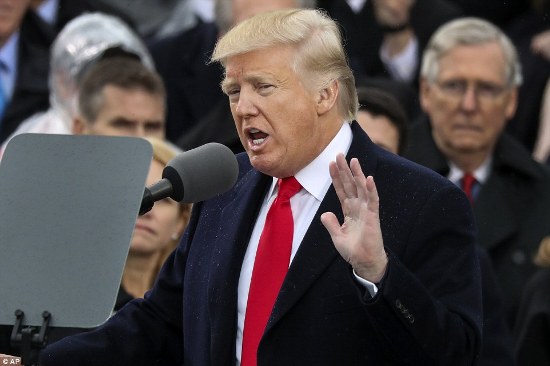 Ông Donald Trump tuyên thệ nhậm chức, chính thức trở thành Tổng thống thứ 45 của nước Mỹ