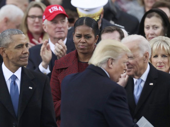 &quot;Bão mạng&quot; với hình ảnh bà Obama trong lễ nhậm chức của ông Trump
