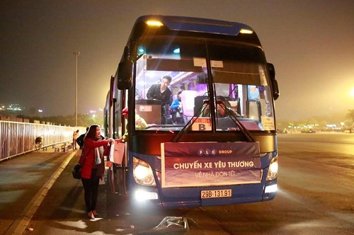 Khởi hành 2 chuyến xe miễn phí đầu tiên về quê đón Tết của FLCbus