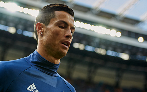 Ronaldo hào hứng khởi động trước trận đấu với Malaga.