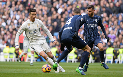 Tuy nhiên, khi vào trận chiến, CR7 đã chơi không tốt, anh liên tục bị mất bóng, chuyền sai địa chỉ.