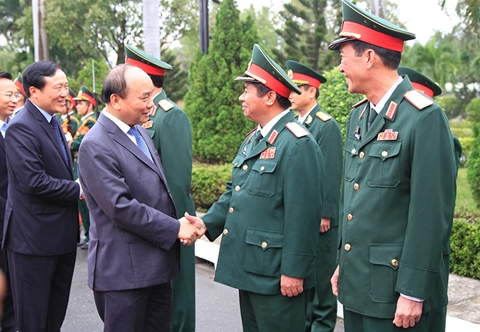 Thủ tướng chúc Tết cán bộ, chiến sĩ Quân khu 5