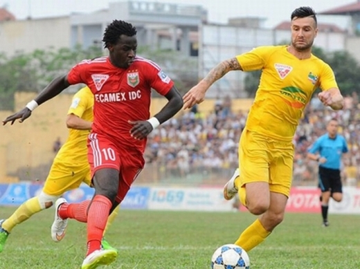 Cầu thủ V-League vẫn dài cổ chờ thưởng Tết!