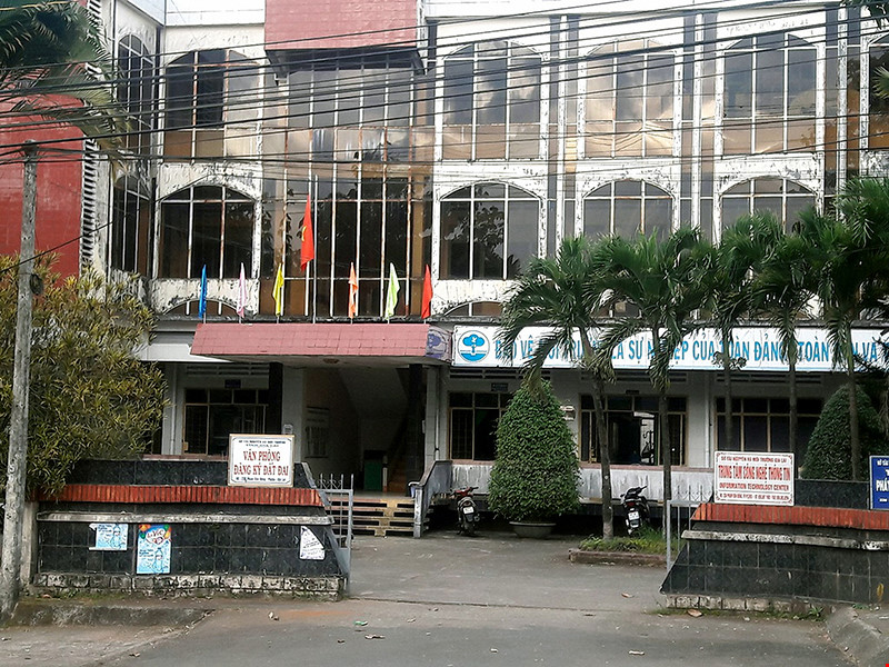 Bắt 3 cán bộ đất đai vì làm giả bìa đỏ