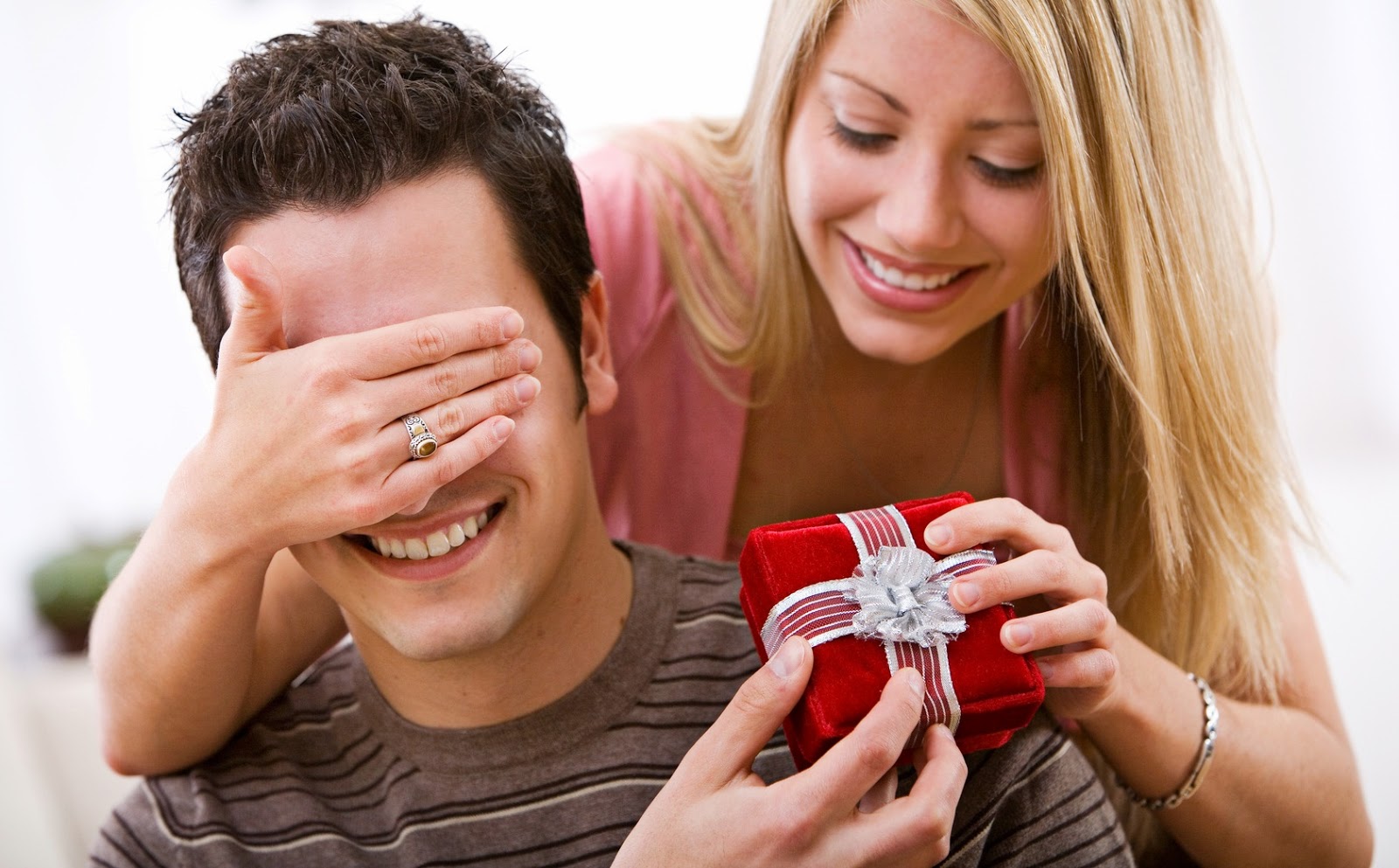 10 món quà công nghệ dành cho dịp Tết Nguyên đán và Valentine 2017